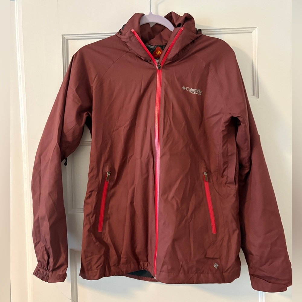 Columbia Women’s Maroon Rain Jacket